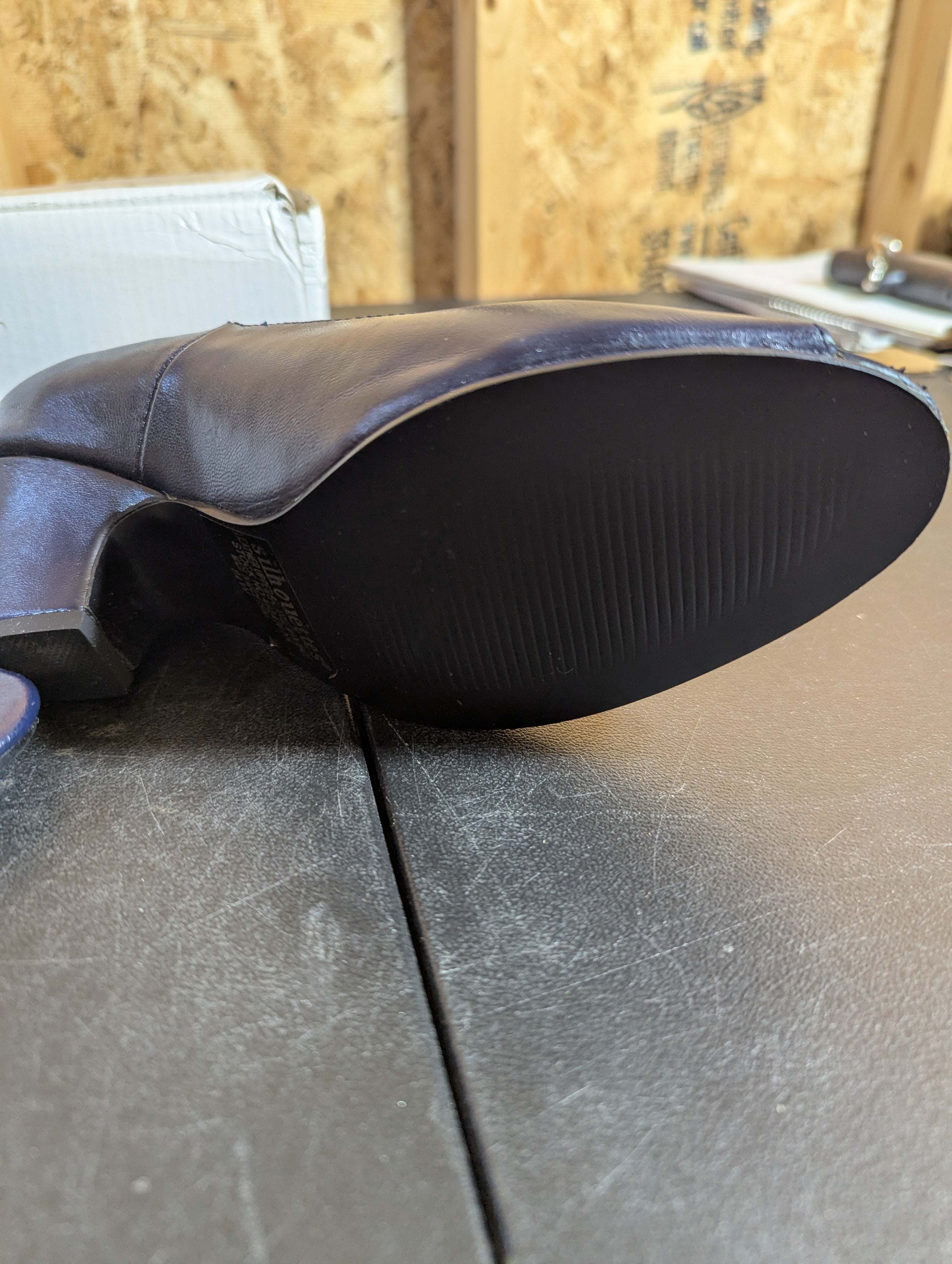 Silloettes Navy Blue 1.5" heels size 8.5W