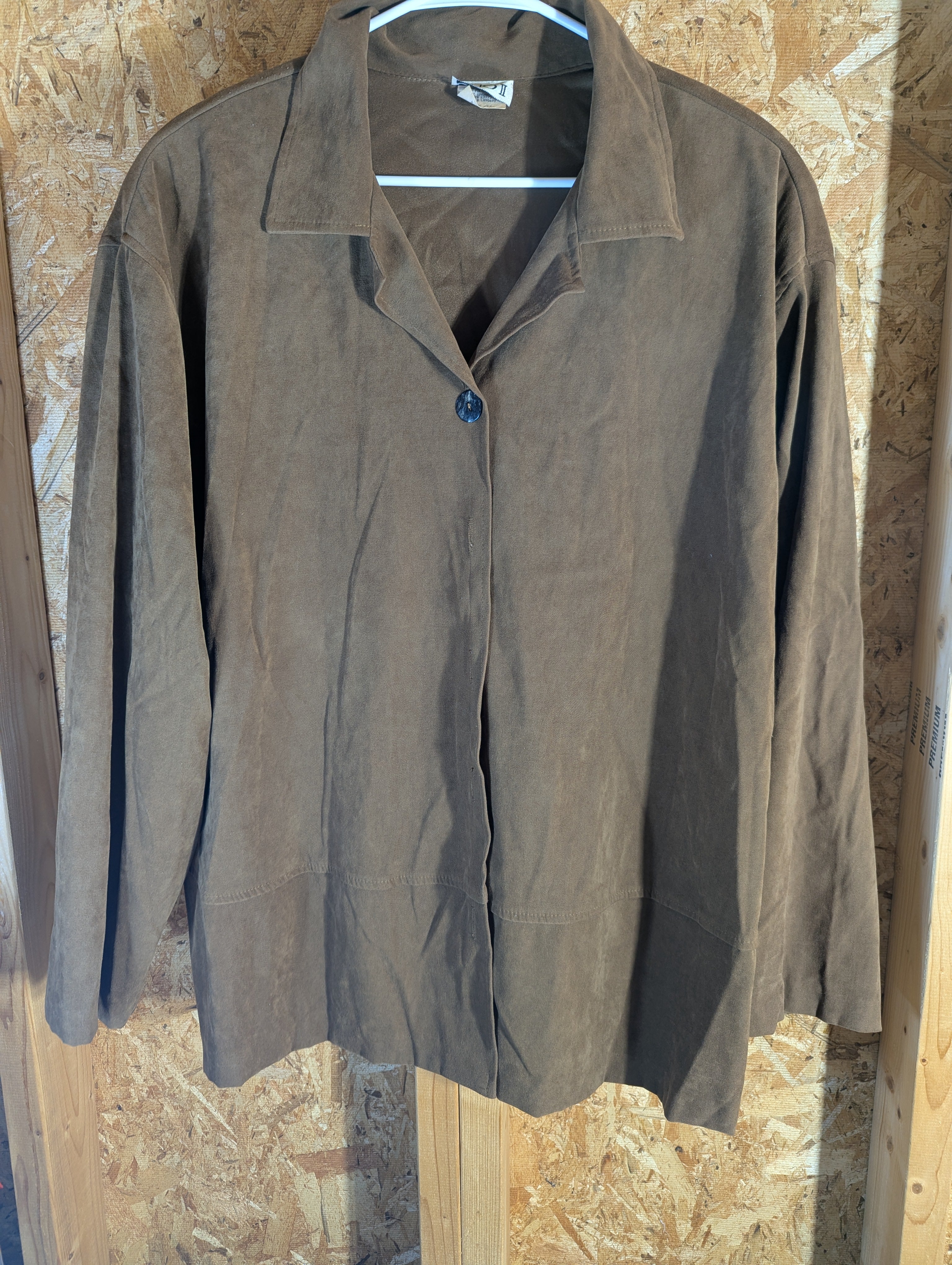 Clio II long sleeve size 3X button up top
